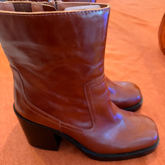 NWT JEFFREY CAMPBELL MAXEN BOOTIE - COGNAC *rare style* - Picture 3 of 4